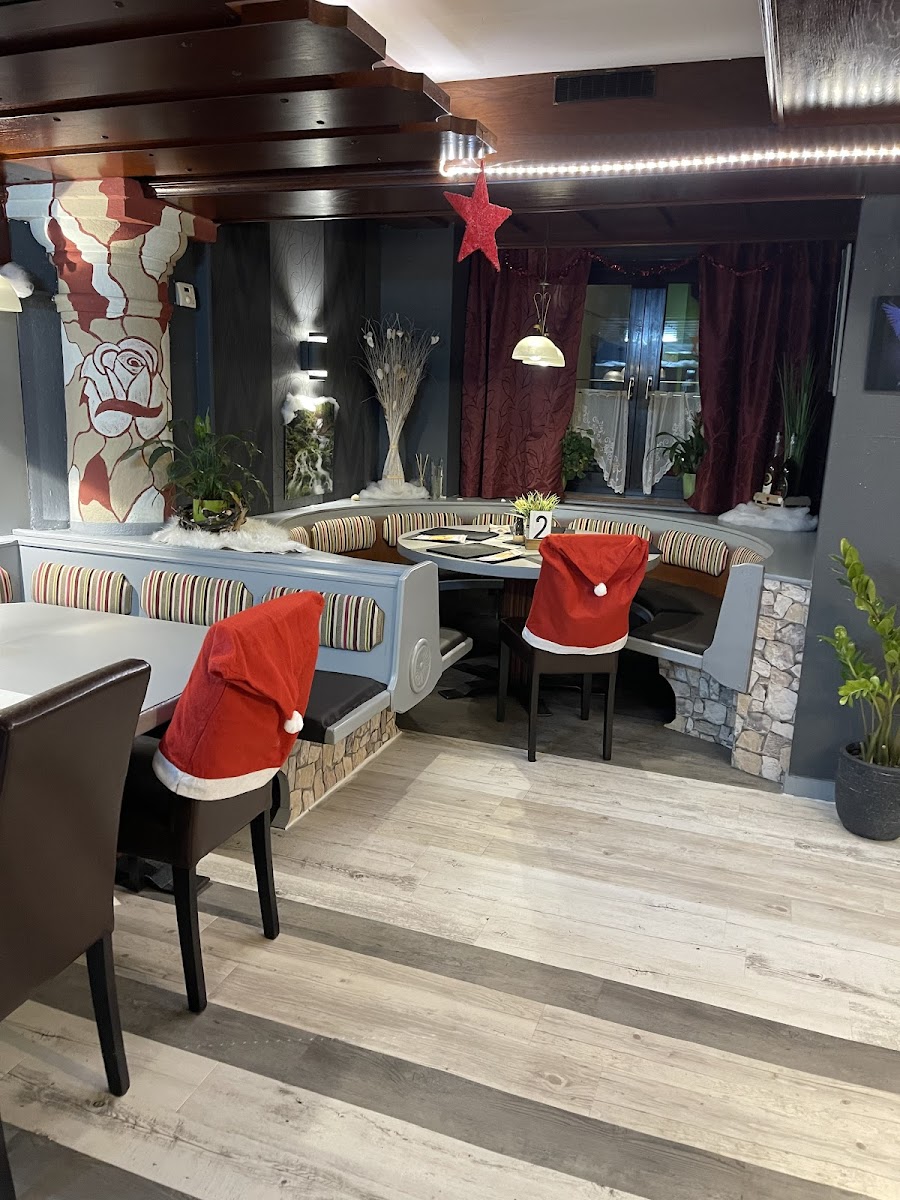 Adrians Restaurant